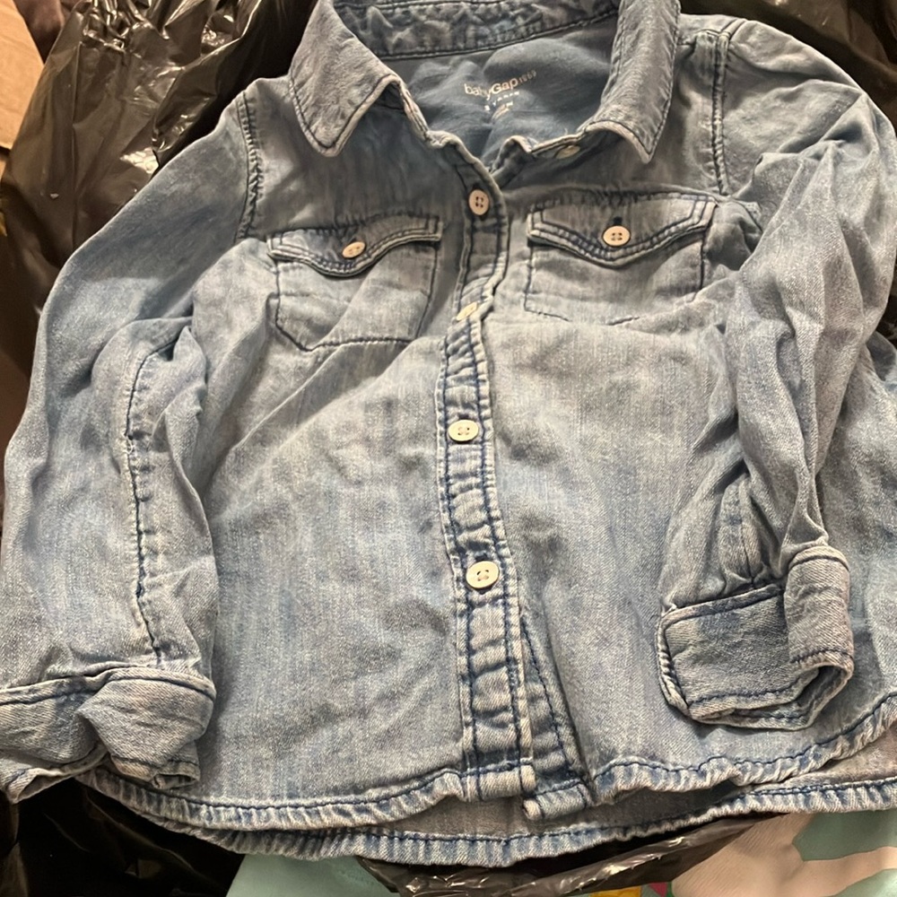 FINAL MARKDOWN Baby gap denim shirt 3 years